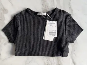 le / 르 SIDE BUTTON SLIT 상의 블랙 새상품