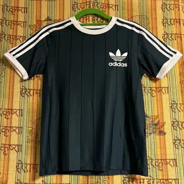 adidas 다크 그린 스트라이프 반팔 티셔츠