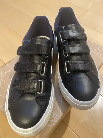 VEJA 가죽 스니커즈 23cm