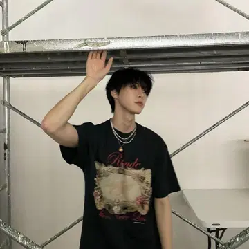 RHUDE 그래픽 티셔츠 NCT 도영 착용