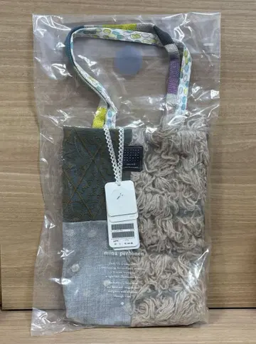 미나 페르호넨 이어지는 전람회 도록 백