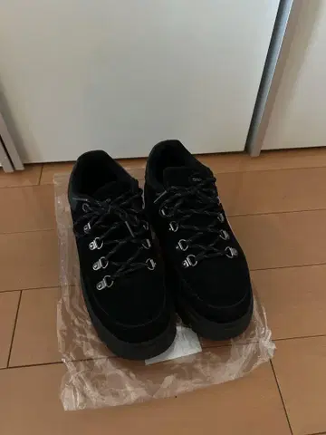 스케쳐스 블랙 스니커즈