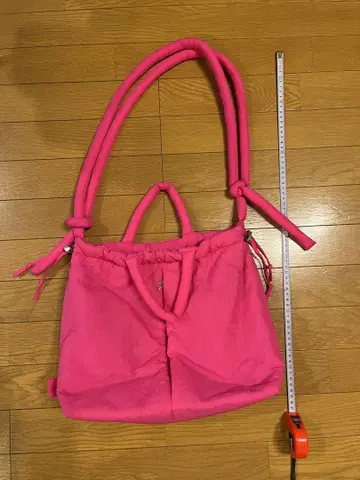핑크 숄더백 내부 포켓 부착