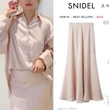SNIDEL 백 슬릿 새틴 셔츠 에스카르고 로스 스커트 2개 세트