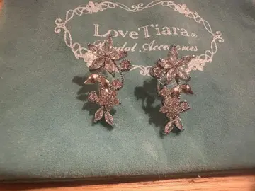 Love Tiara 롤라 귀걸이