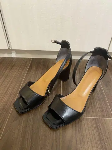 미품 다이애나 스테디셀러 힐 샌들 24cm