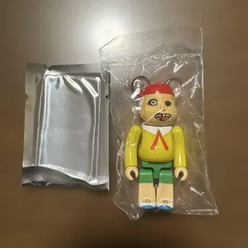 BE@RBRICK 베어브릭 100% 시리즈 49 드레이프군