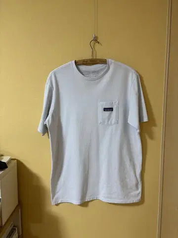[ Patagonia ] 화이트 티셔츠 M 사이즈