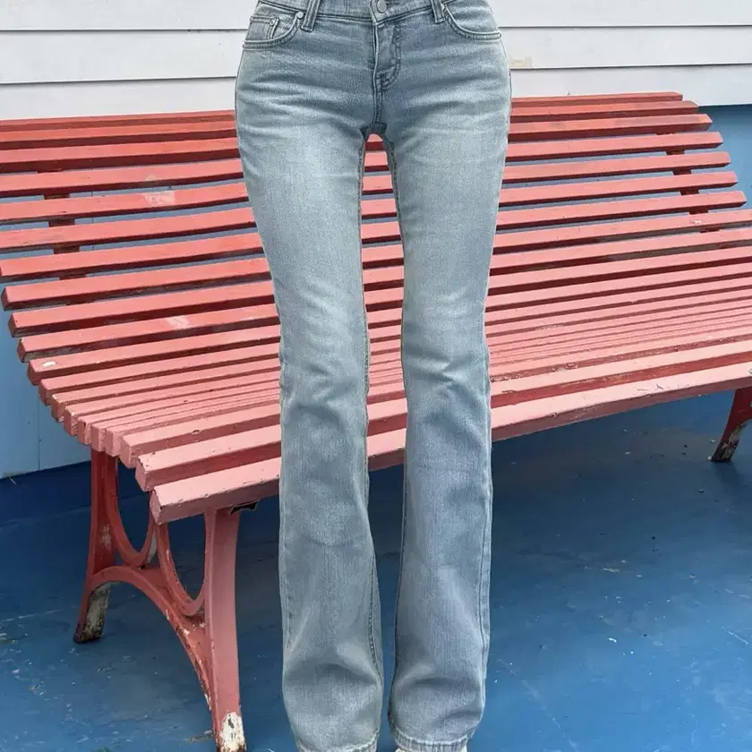 韓国KINDAME Volume-UpHigh-WaistSemiBootcut Tag o kindami Hip Volume Up Low Waist Light Blue Bootcut Hip