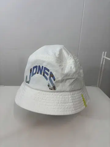 JONES 버킷 햇 화이트