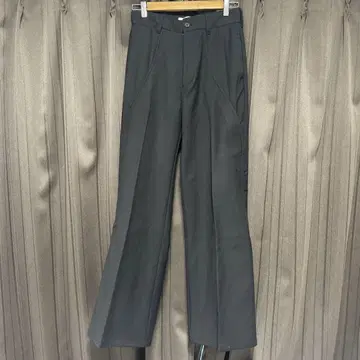 GOAT ESSENCE TUCK FLARE PANTS 하라시마 류토 착용