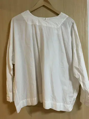 nest Robe 화이트 긴팔 풀오버