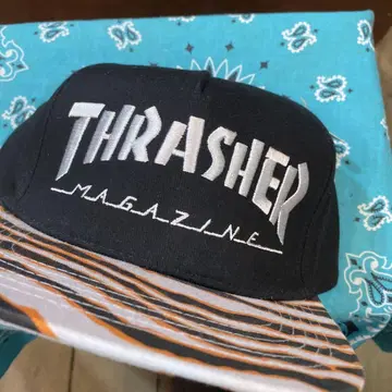 THRASHER 플랫 빌 캡 블랙/오렌지