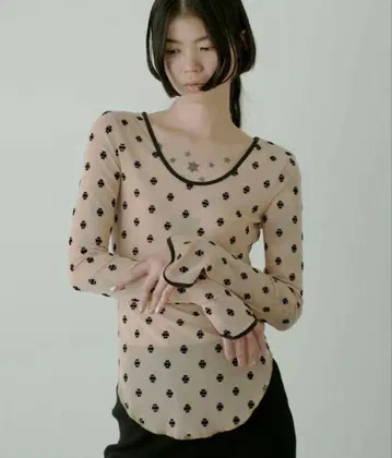소리린 스완 레이크 U-넥 톱