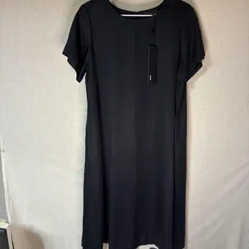 블랙 반팔 원피스 뒷면 지퍼