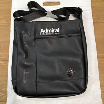 Lexus x Admiral 숄더백 블랙