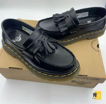 Dr. Martens 블랙 태슬 로퍼