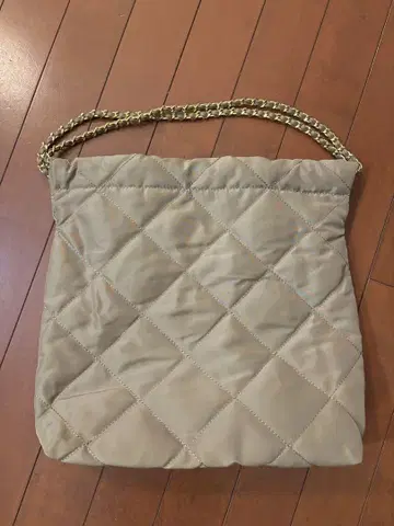 베이지 퀼팅 숄더백