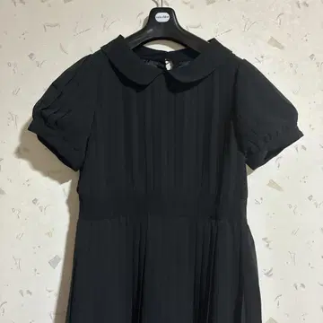 둥근 카라 플리츠 원피스