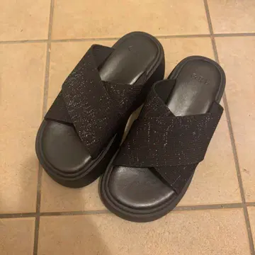 GRL 통굽 라메 크로스 벨트 샌들 zr1370