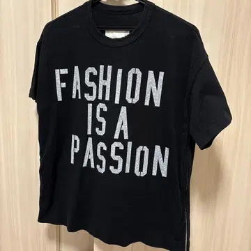 Sacai 블랙 티셔츠 FASHION IS A PASSION 사이즈 3