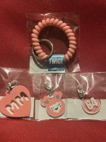 [새상품] TWICE 모모 코일 키링 팝업 일본 한정