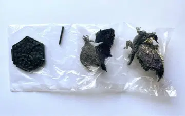 즉시 구매 OK 혼돈에 신음하는 고아 마가라 몬헌 스탠다드 모델 피규어