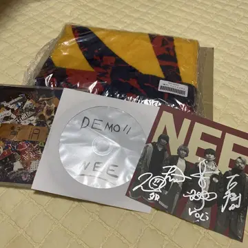 NEE 럭셔리 데모 CD 사인 포함 엽서 타월