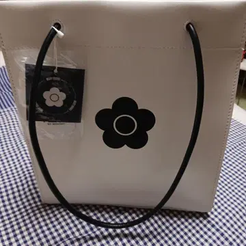 아즈 MOUSSYMARY QUANT 콜라보 꽃 로고 토트백 화이트