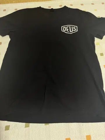 DEUS 티셔츠