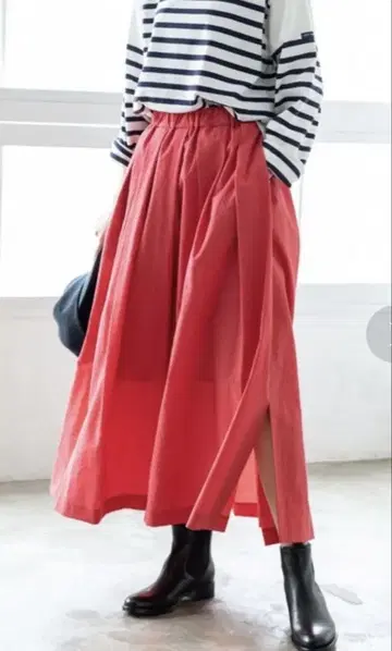 이에나 IENA 코튼 나일론 시어 랜덤 턱 스커트
