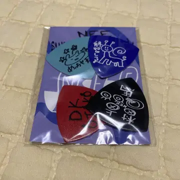 NEE 굿즈 피크 세트
