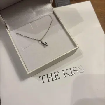 THE KISS 알파벳 N 목걸이