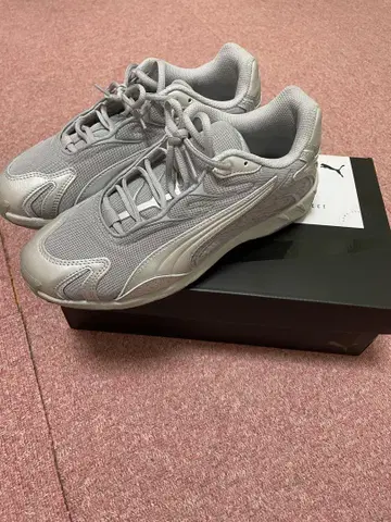 puma 인헤일 그레이 스니커즈