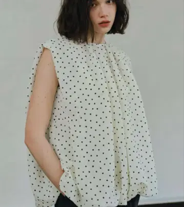 택 포함 새상품 OHGA DOT 벌룬 화이트