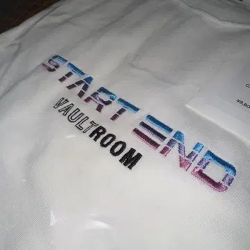 VAULTROOM START END TEE M 화이트 [스티커 포함]