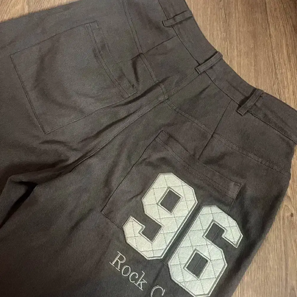 パンツ ROCKCAKE 96 Applique Pants ROCKCAKE パンツ 96 Applique Pants ー Brown - メルカリ
