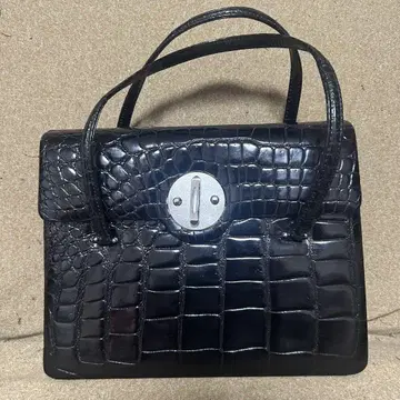 블랙 크로커다일 패턴 핸드백