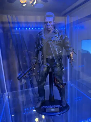 새상품급 핫토이즈 터미네이터 2 T-800 배틀 데미지 버전
