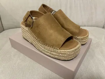 브라운 웨지솔 샌들
