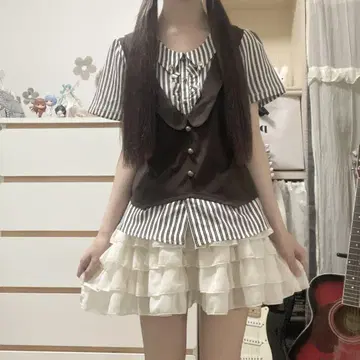 모리걸 레트로 걸리시 베스트 스트라이프 프릴 버튼 상의