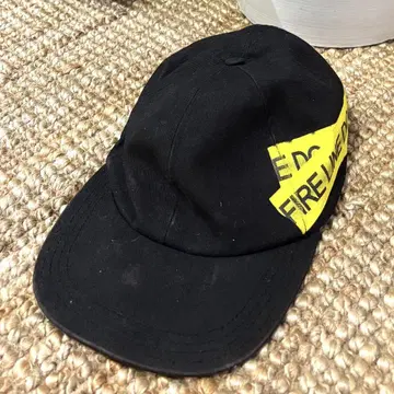 off-white 캡 블랙