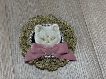 Milk Cat 클립 브로치