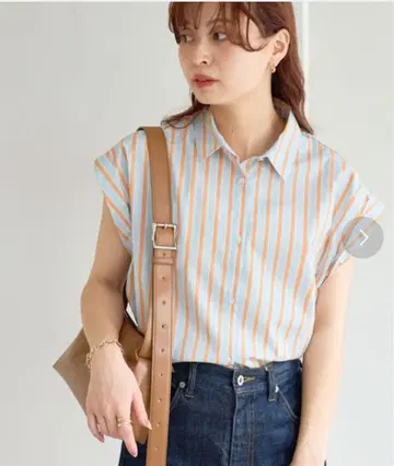 파랑색과 오렌지색 스트라이프 반팔 셔츠