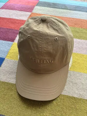 BRIEFING 베이지 캡