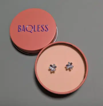 BAQLESS 꽃 모티브 스터드 귀걸이 2025 봄/여름