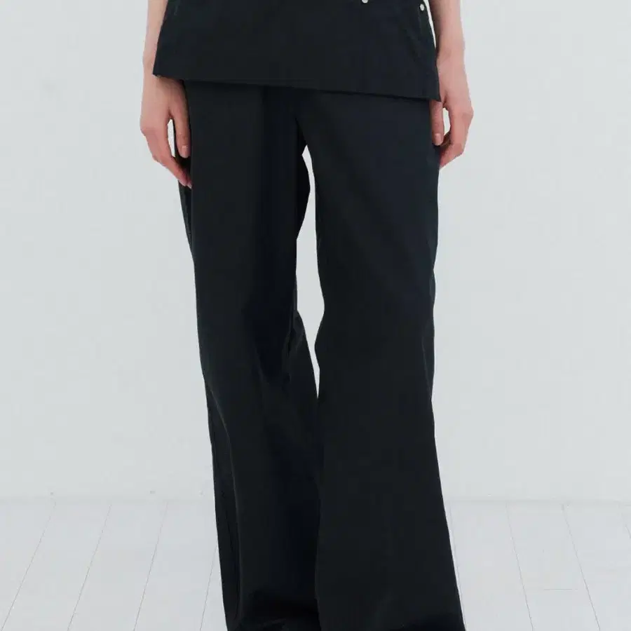 韓国商品/POETO Work pants set Poeto Self Work Pants Set on Bunjang Global Site.