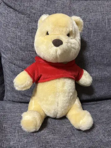디즈니 제일복권 곰돌이 푸 봉제 인형 빨간색 의류