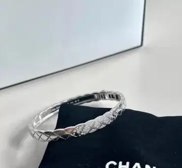 컨디션 최상 엘레강트 실버 블랙 팔찌