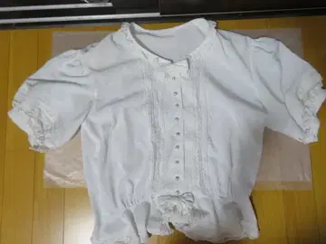카네코 이사오 리본과 레이스 포함 반팔 블라우스